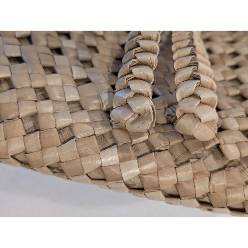 Vintage Woven Straw Backpack – Artisanal Craft – Repair or Repurpose - Picture 6 of 7